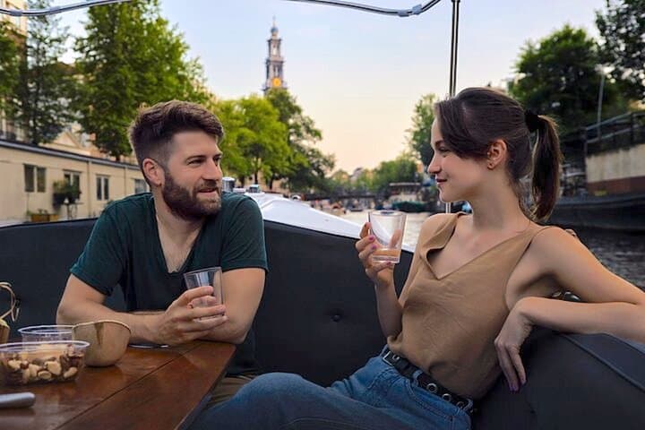 Amsterdam Canal Cruise: 60-Minute Private Tour With Drinks photo 3