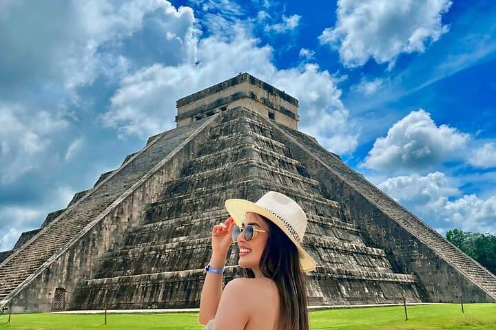 Chichén Itzá, Cenote Chichikán & Valladolid: Full-Day Tour from Tulum