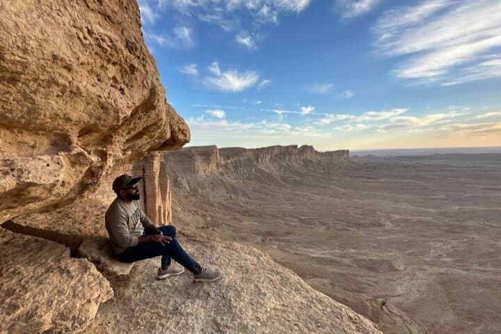 Sunset Hike to the Edge of the World (Jebel Fihrayn) from Riyadh photo 5