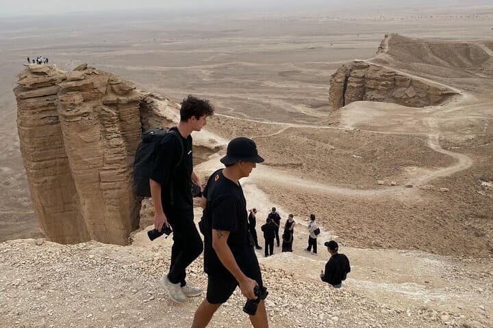 Sunset Hike to the Edge of the World (Jebel Fihrayn) from Riyadh photo 6