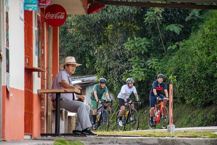 Alto de Letras 7-Day Seniors Cycling Challenge — Premium Colombia Ride photo 5