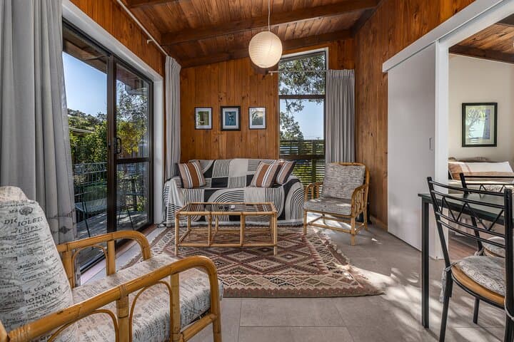Private Overnight Kiwi Experience at Zealandia: Kiwi House Stay & Native Bird Encounters