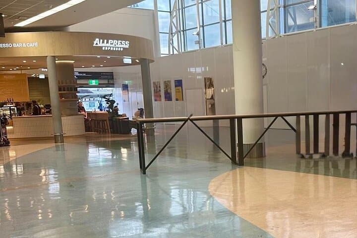 Auckland Private Airport Transfer: Fast, Comfortable Ride Between AKL and the CBD photo 3