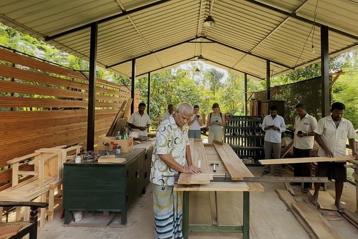 Traditional Carpentry Workshop on Maha Oya: Make Your Own Sri Lankan Wooden Souvenir photo 1