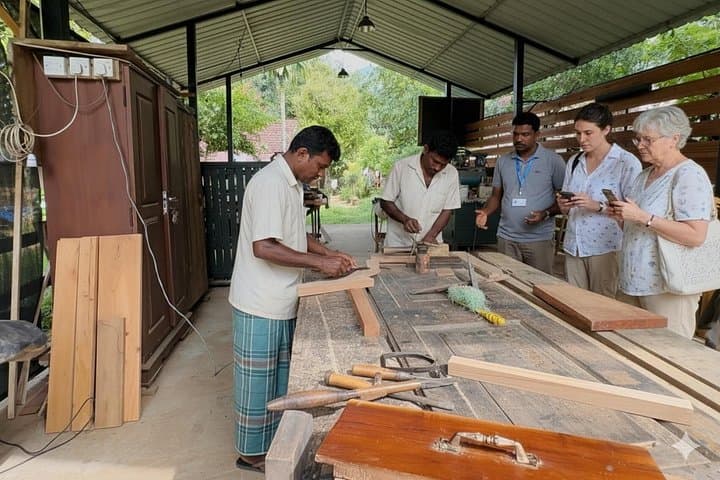 Traditional Carpentry Workshop on Maha Oya: Make Your Own Sri Lankan Wooden Souvenir photo 4