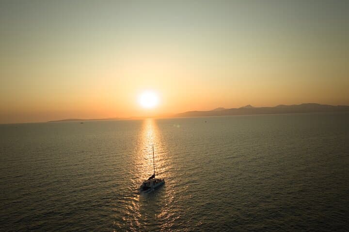 Sunset Catamaran BBQ Cruise Along Mallorca's Coast