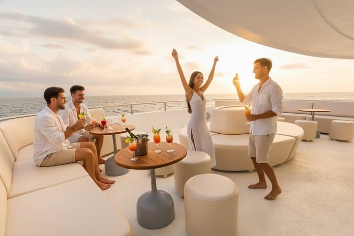 Premium Snorkel Catamaran Cruise in Los Cabos — Arch, Snorkel & Open Bar photo 4