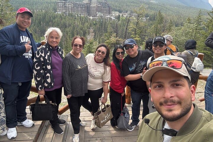 Early-Access Moraine Lake & Lake Louise Private Day Tour from Calgary photo 5