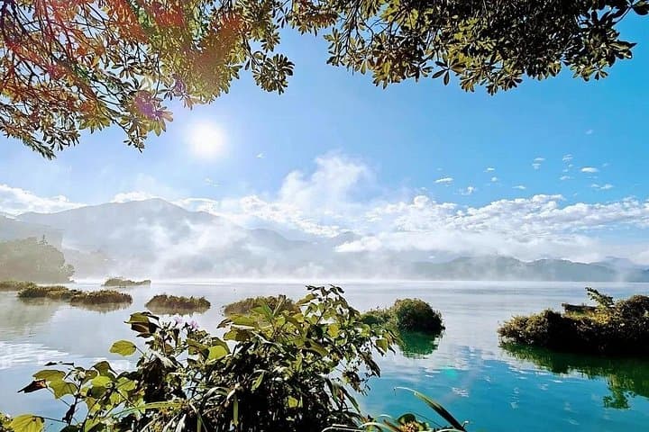 Sun Moon Lake & Qingjing Farm Day Tour from Taichung (Old England Manor Visit)
