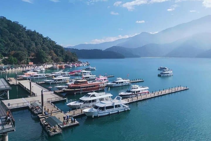 Sun Moon Lake & Qingjing Farm Day Tour from Taichung (Old England Manor Visit) photo 2