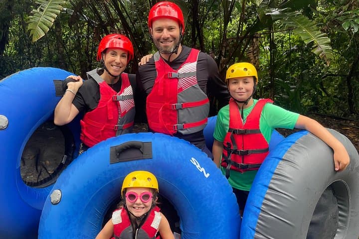 Tubing Río Celeste: Guided 4 km Tubing Adventure with Natural Pools and Fresh Fruit photo 3