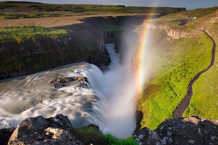 Golden Circle Express Tour: Thingvellir, Geysir & Gullfoss in 6 Hours photo 2