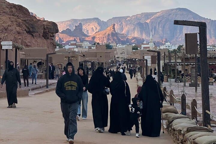 Guided AlUla Tour: Hegra, Old Town & Elephant Rock photo 3