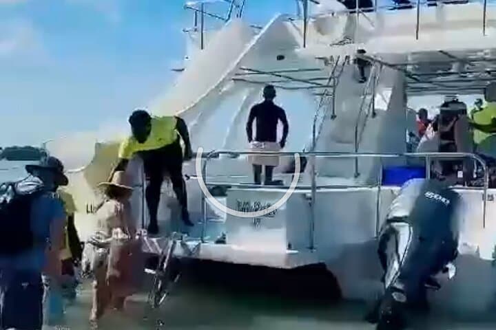 Reggae Catamaran Negril Jamaica: Sail and Snorkel Day Cruise photo 4