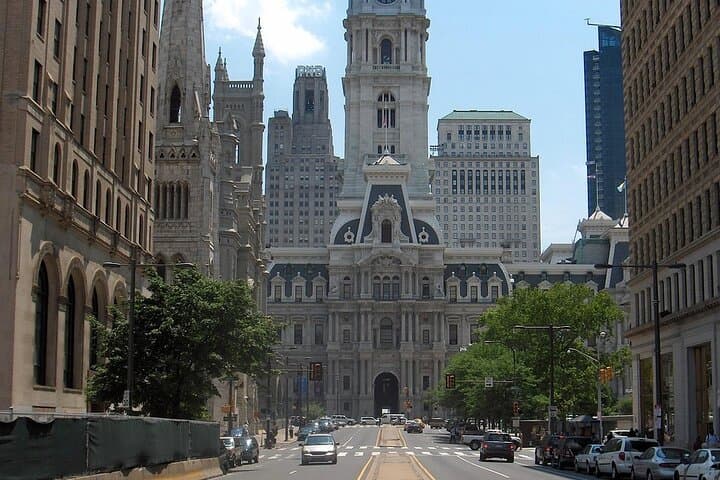 Day Trip from NYC: Independence Hall, Liberty Bell & DuPont Gardens