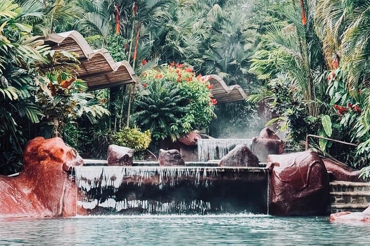 Arenal Volcano & Baldi Hot Springs: Full-Day Tour from San José to La Fortuna