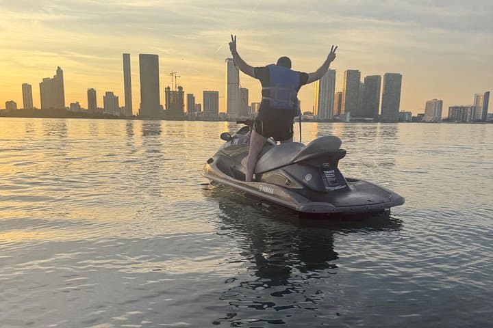 Miami Bay Jet Ski Adventure: 1-Hour Ride to Pace Picnic Island photo 3