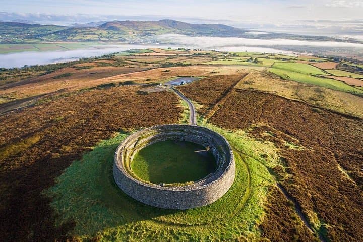 From Greencastle Harbour to Derry: Full-Day Guided Tour for Cruise Ship Visitors photo 3
