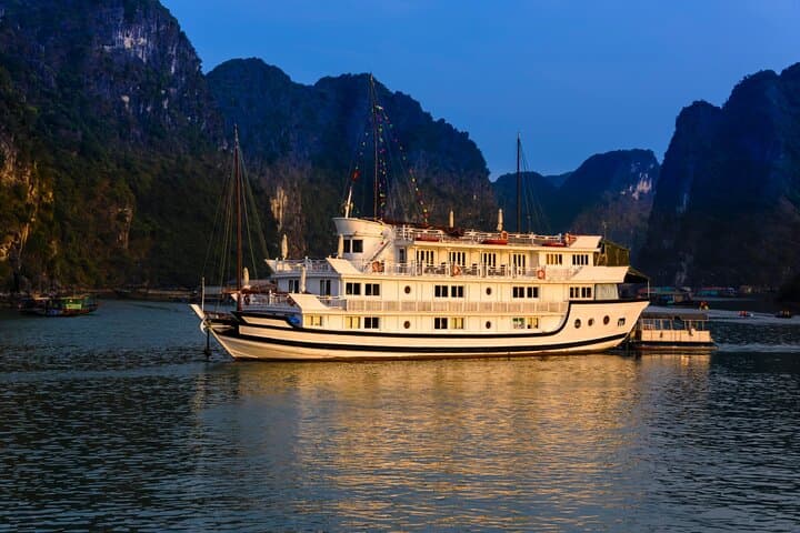 Overnight Ha Long Bay Mila Cruise: 2-Day All-Inclusive Adventure from Hanoi