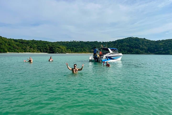 Private Speed Boat to Pig Island and Coral Snorkeling from Koh Samui photo 1