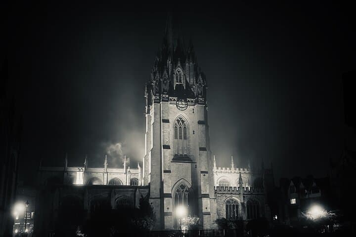 Oxford Twilight Ghost Tour: Haunted Walking Tour of Historic Oxford photo 4