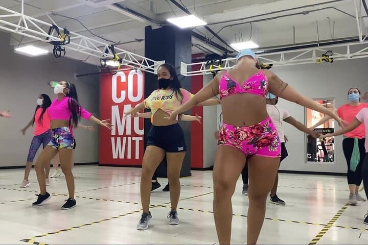 Barranquilla Carnival: Trilingual Dance Workshop, City Highlights & Baila a la Calle Experience