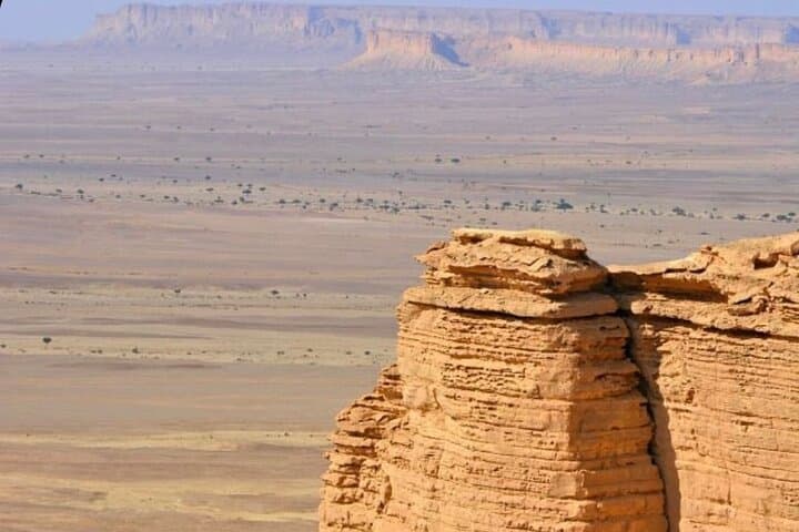 Edge of the World & Bat Cave: Guided 4x4 Sunset Tour from Riyadh photo 4