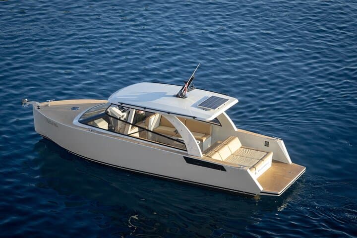 Private Boat Tour to Brac, Zecevo & Vrboska from Split — Golden Horn, Snorkel & Little Venice