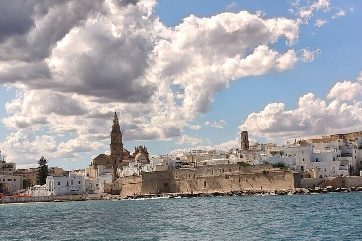 Monopoli 30-Minute Coastal Walk: Old Port, Sea Caves & Crystal Waters photo 4