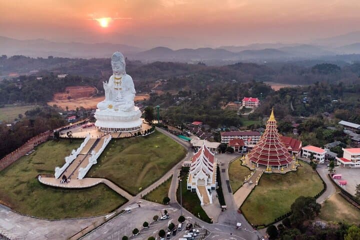 Chiang Rai White Temple, Blue Temple & Hill Tribe Village Day Tour photo 4