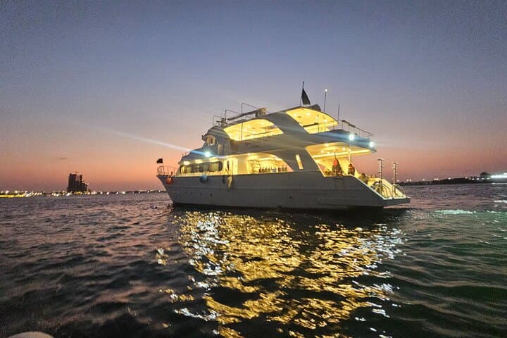 Obhur Bay Sunset Cruise: Evening Cruise with Refreshments in Jeddah photo 4
