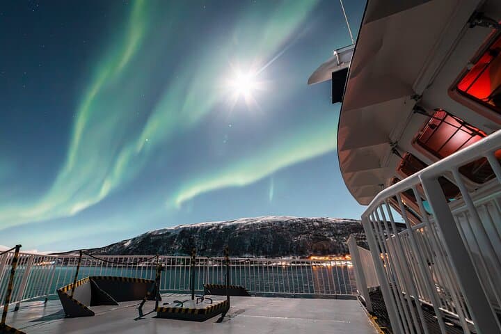 24-Hour Northern Lights and Whale Watching Cruise from Tromsø photo 6