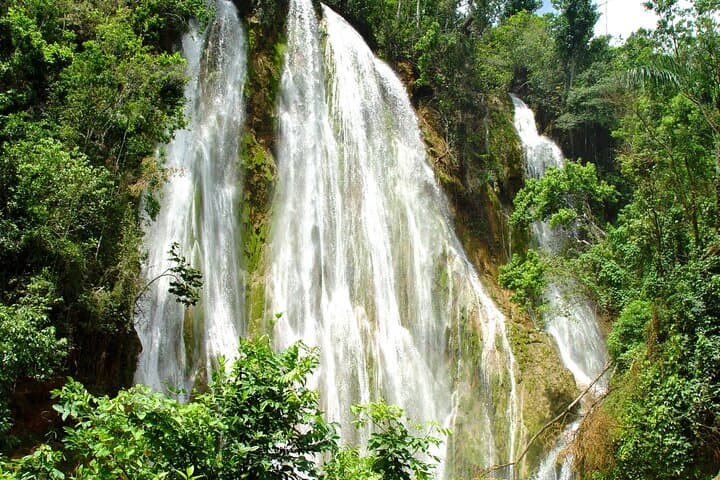 El Limón Waterfall and Local Life: Private Samana Shore Tour