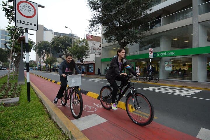 Miraflores Bike Tour Lima: Coastal Cycling Along the Malecón photo 4