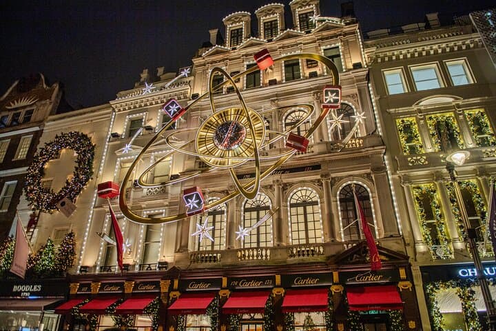London Christmas Lights and History Walking Tour: Festive Evening Walk Through Central London