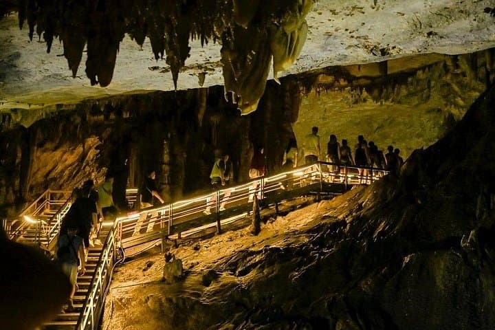 3-Day Ha Giang Loop Private Jeep Tour: Ma Pi Leng, Dong Van & Homestays photo 3
