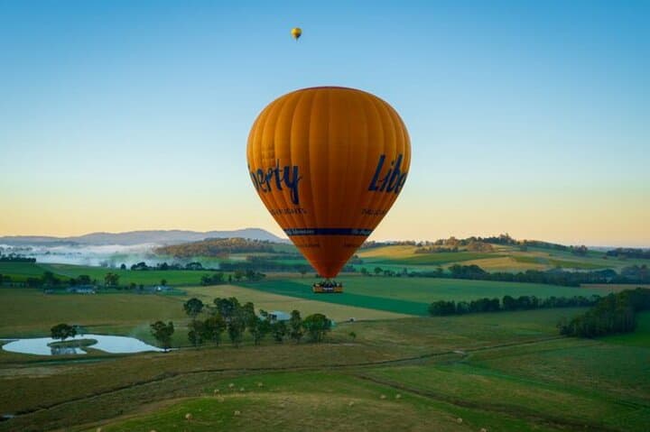 Sunrise Yarra Valley Balloon Flight with Breakfast & Melbourne Pickup