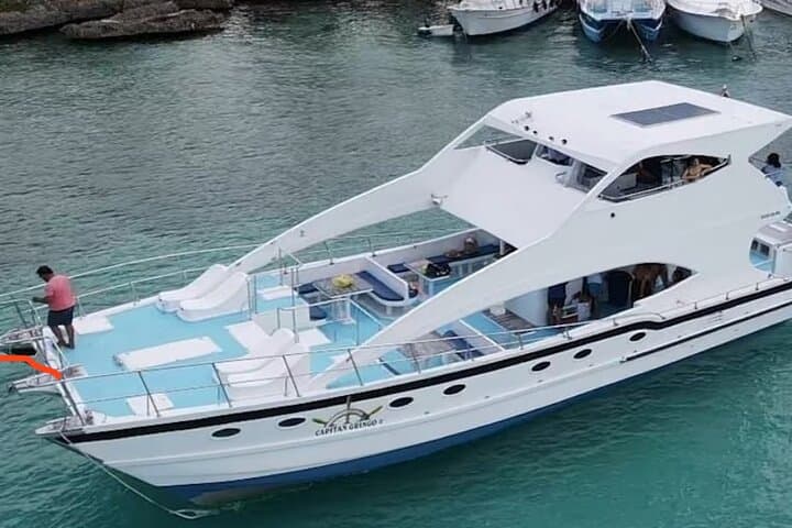 Punta Cana Party Boat Snorkel Cruise with Open Bar and Sandbar Stops photo 1