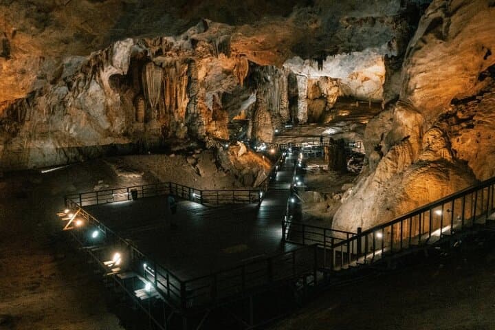 Cycle Phong Nha: Botanic Garden, Paradise Cave & Dark Cave Day Adventure photo 5
