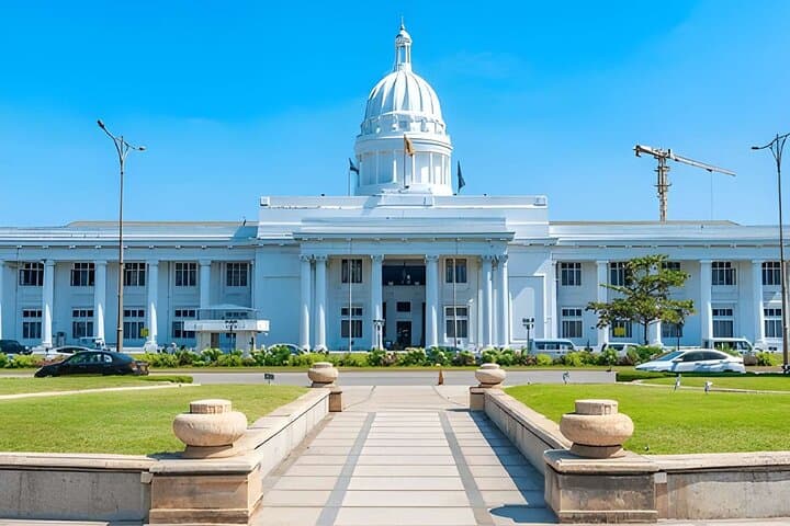 Colombo City Essentials: 7‑Hour Private Tour of Temples, Museum & Seafront photo 5