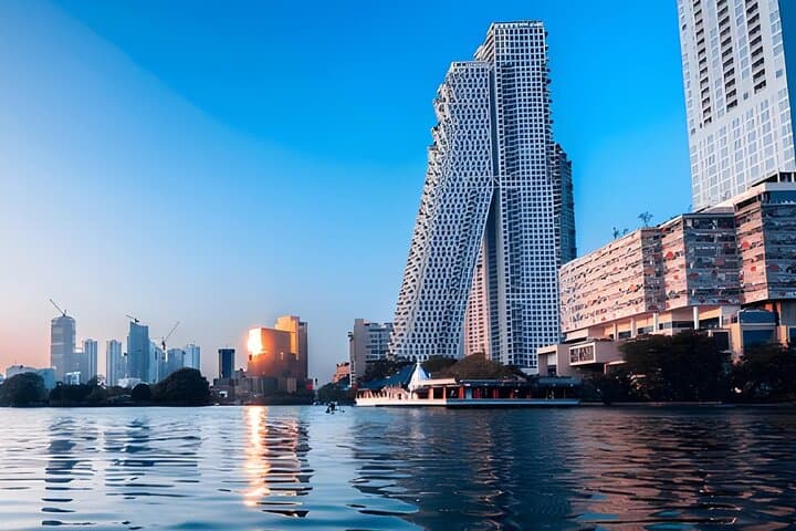 Colombo City Essentials: 7‑Hour Private Tour of Temples, Museum & Seafront photo 2