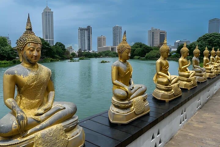 Colombo City Essentials: 7‑Hour Private Tour of Temples, Museum & Seafront photo 4