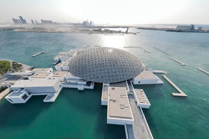 Abu Dhabi Private City Tour: Sheikh Zayed, Louvre & Corniche Highlights