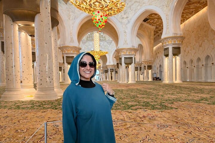 Abu Dhabi Full-Day Private City Tour — Sheikh Zayed Mosque, Corniche & Yas Island photo 3