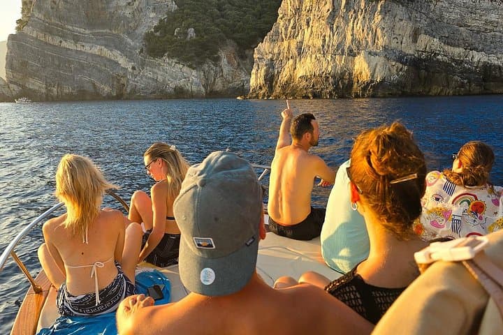 Cinque Terre Boat Tour from Monterosso: 3-Hour Small-Group Cruise & Snorkel photo 5