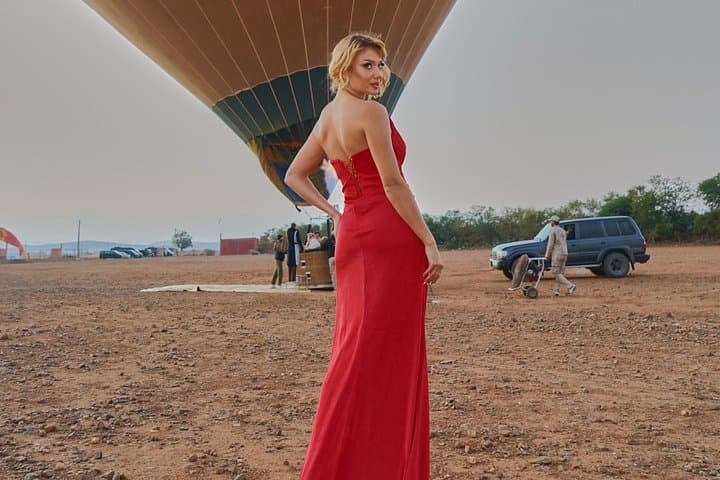 Marrakesh Flying Dress Photoshoot with Professional Makeup Artist photo 1