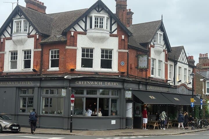 Historical Greenwich Pub Crawl: Cutty Sark & Local Pubs Tour