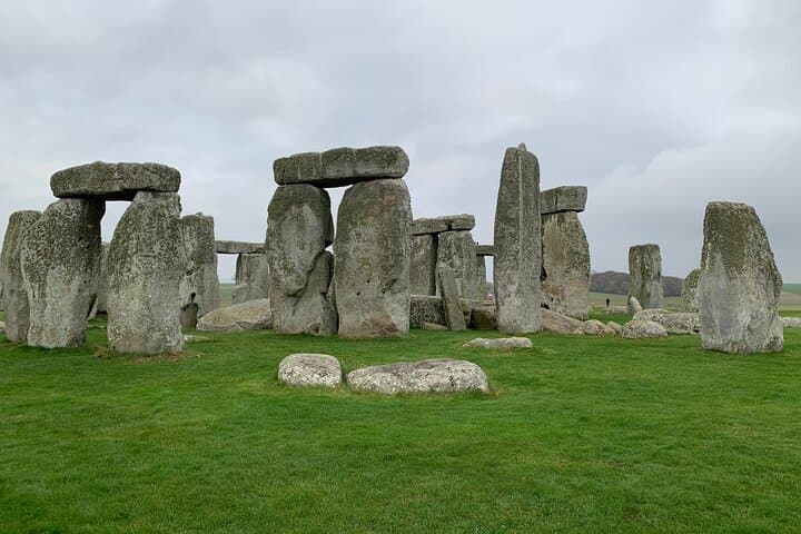 Stonehenge Inner Circle and Bath Day Tour from London — Exclusive Access photo 5