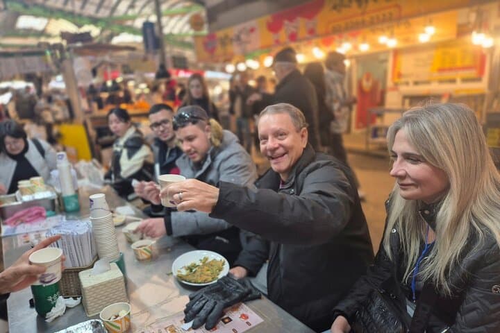 Seoul Local Vibes: Gwangjang Market Night Food Tour & Makgeolli Tasting photo 5