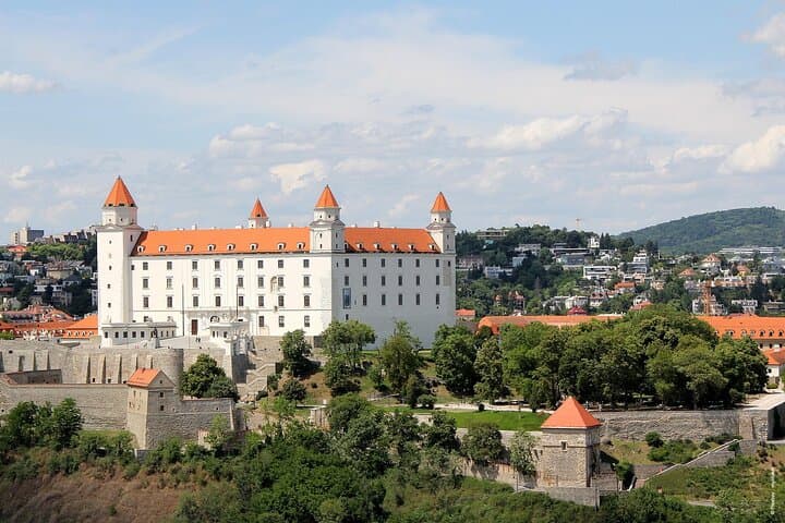 Bratislava Audio-Guided Walking Tour: 6.5 km through Castle, Cathedral & Old Town photo 4